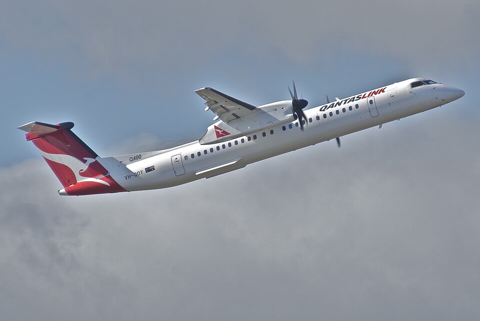 Aircraft registered VH-QOY