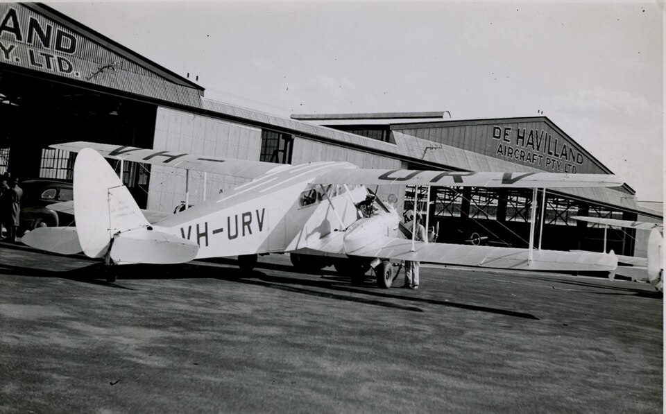 Aircraft registered VH-URV