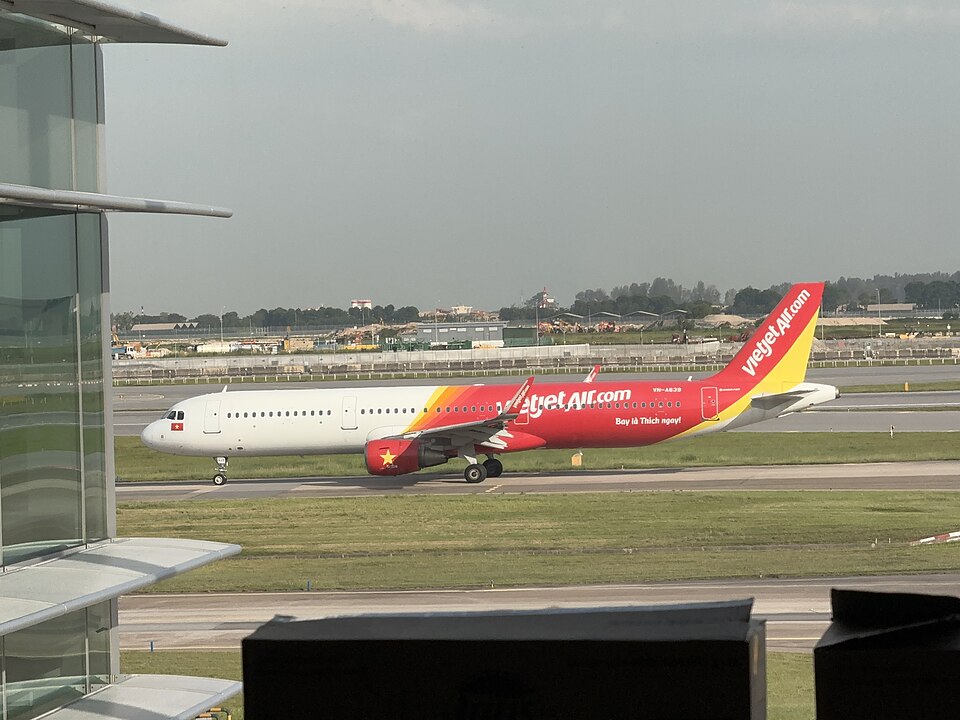 Aircraft registered VN-A639