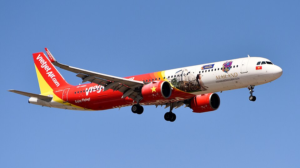 Aircraft registered VN-A653