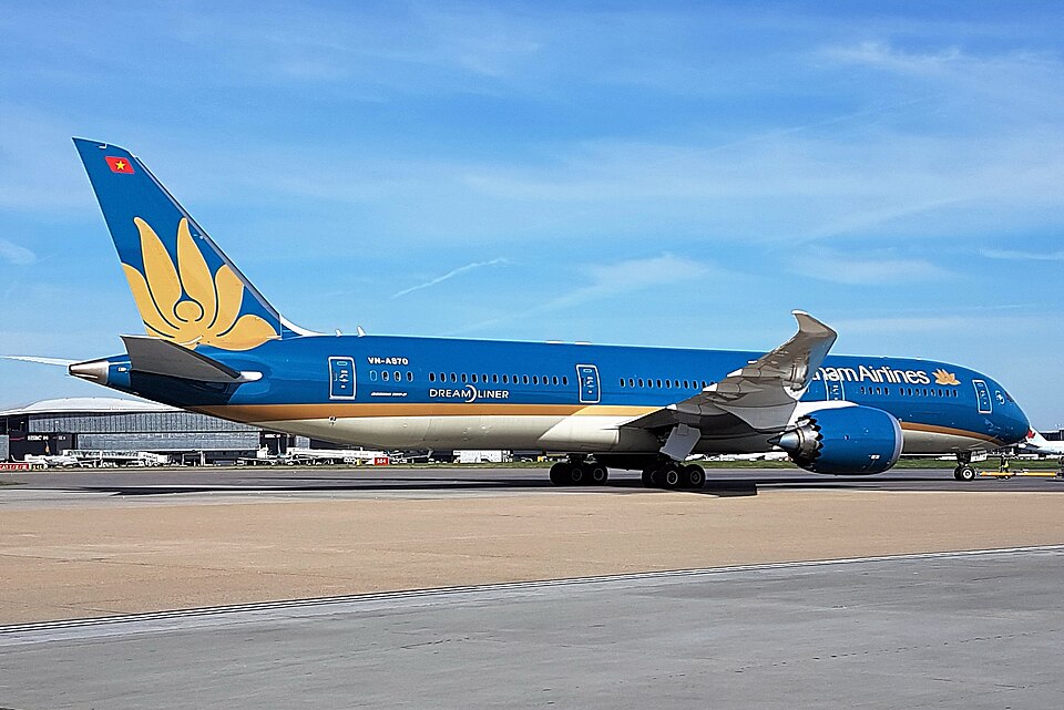 Aircraft registered VN-A870