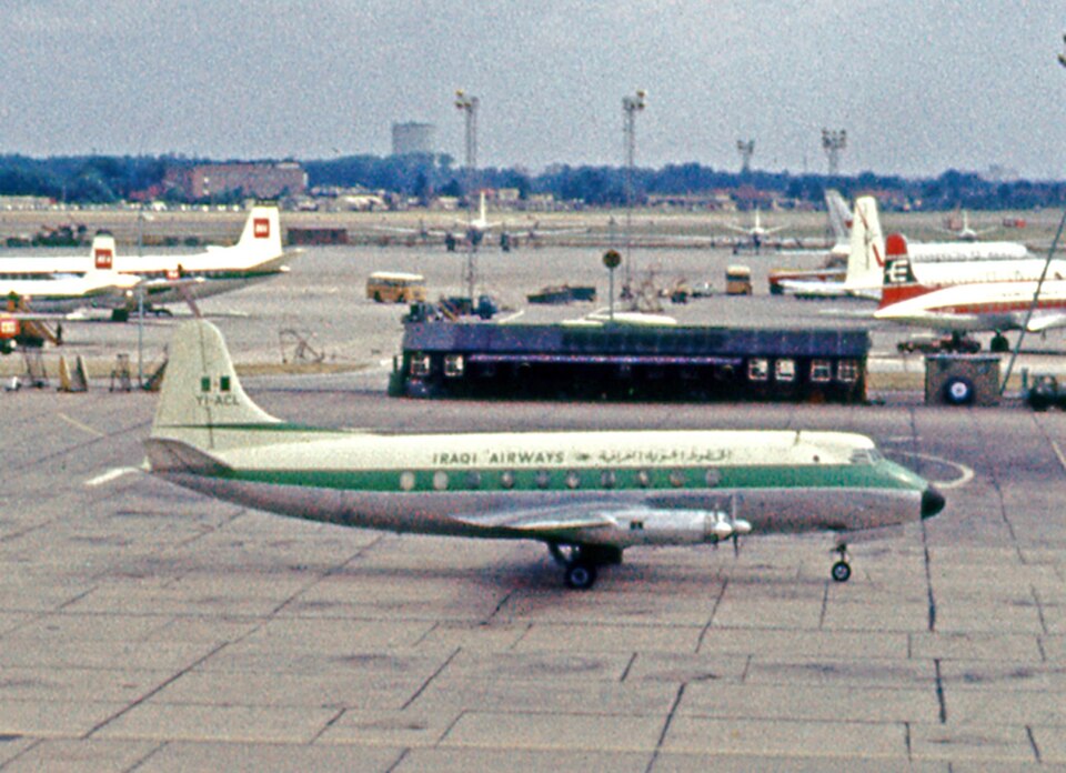 Aircraft registered YI-ACL