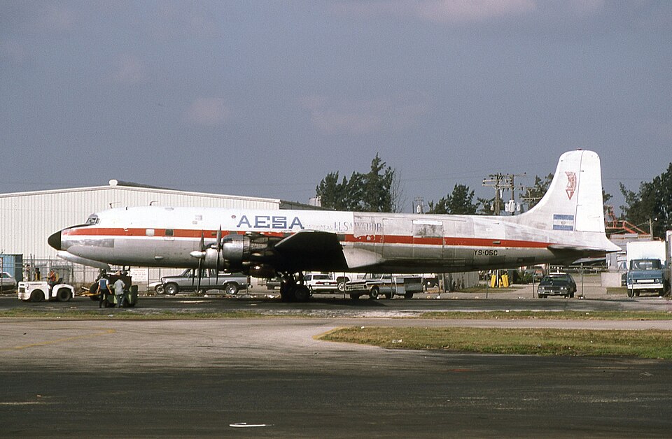 Aircraft registered YS-05C