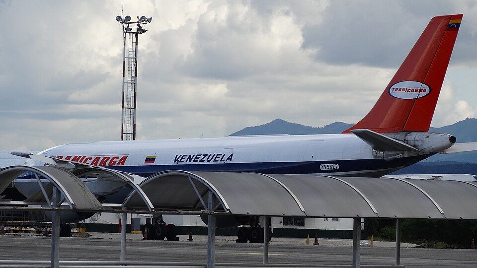 Aircraft registered YV562T