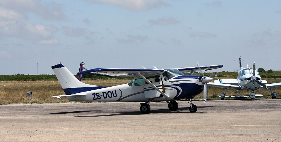 Aircraft registered ZS-DOU