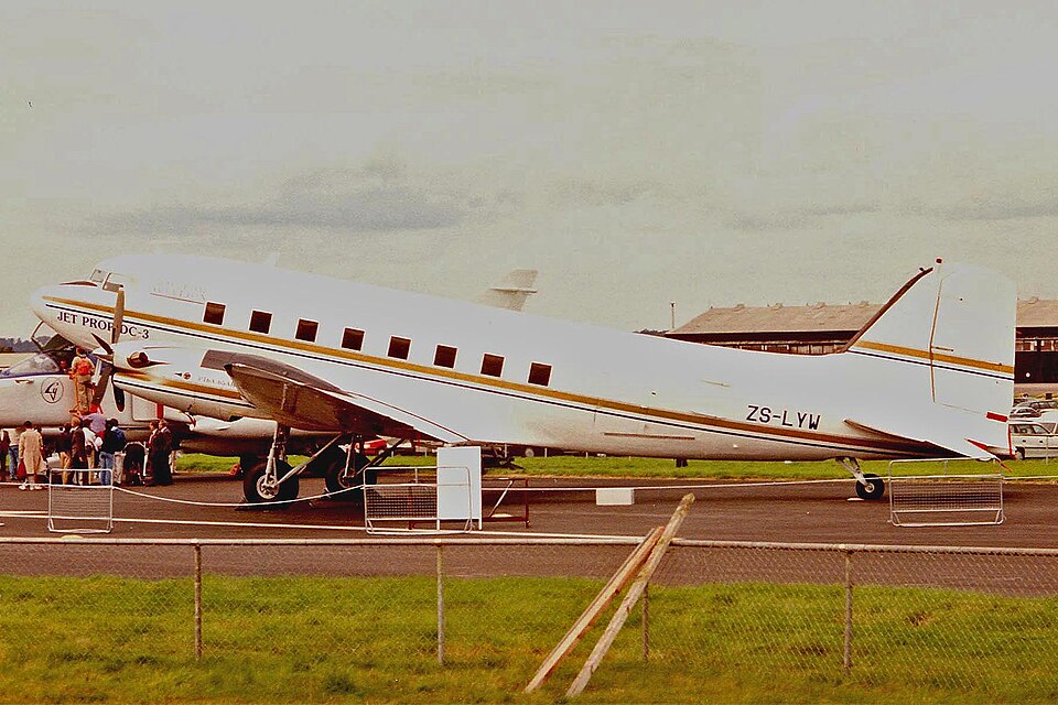 Aircraft registered ZS-LYW