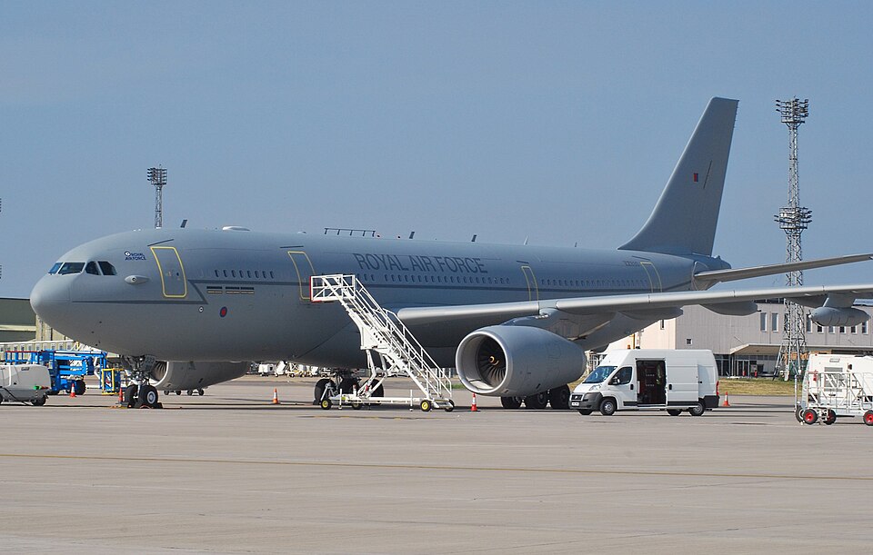 Aircraft registered ZZ333