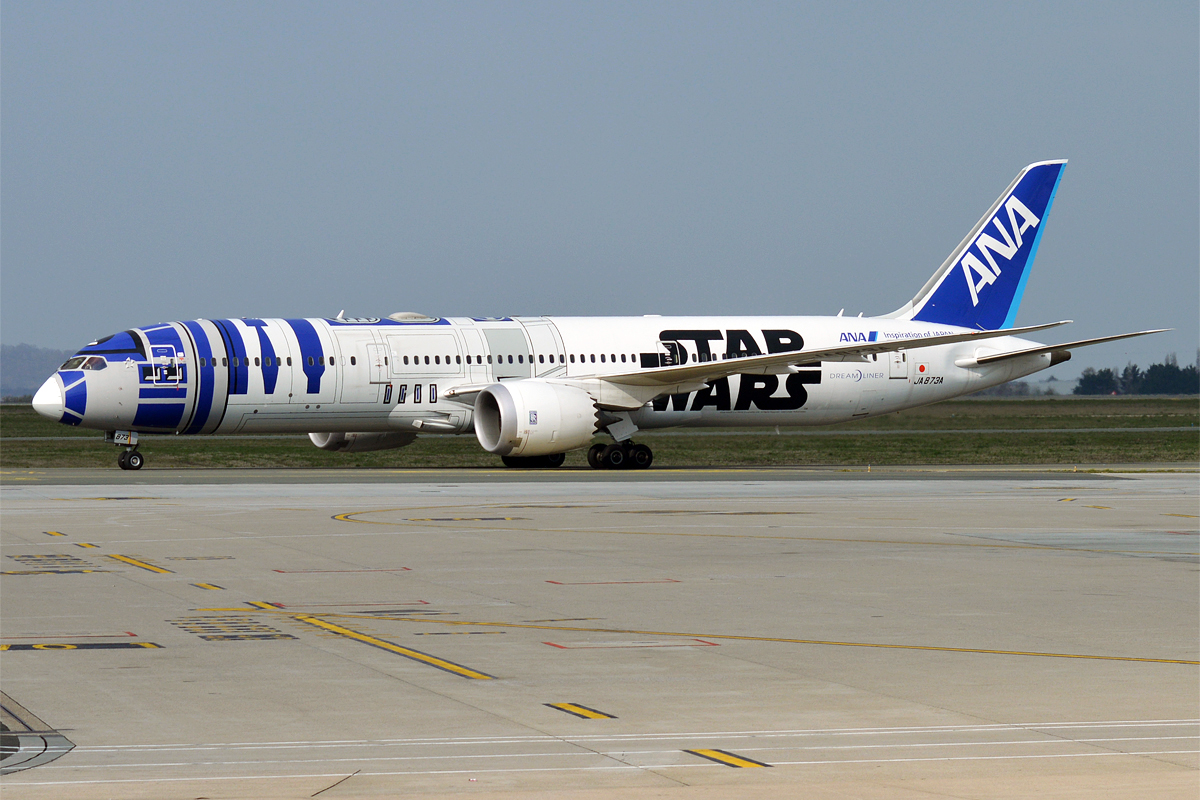 ANA Star Wars R2-D2 ANA JET livery